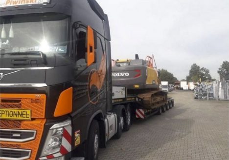 Preprava nadrozmerného bagra