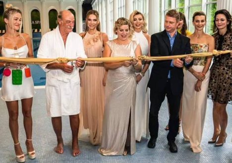 Minulý víkend sa konalo slávnostné otvorenie Rímskych kúpeľov Caracalla SPA v kúpeľoch Brusno pani majiteľkou Pavlinou Filipi a za účasti zaujímavých hostí, kde sme boli aj my pozvaní. Kúpele sú už otvorené pre verejnosť a nachádza sa tam nádherný bazénový svet pre deti a dospelých a 7 tematických sáun, s oddychovými miestnosťami a vírivkami. Ďakujeme za pozvanie. Navštíviť Caracalla Spa - Kúpele Brusno je krásny zážitok, ktorý sa oplatí.